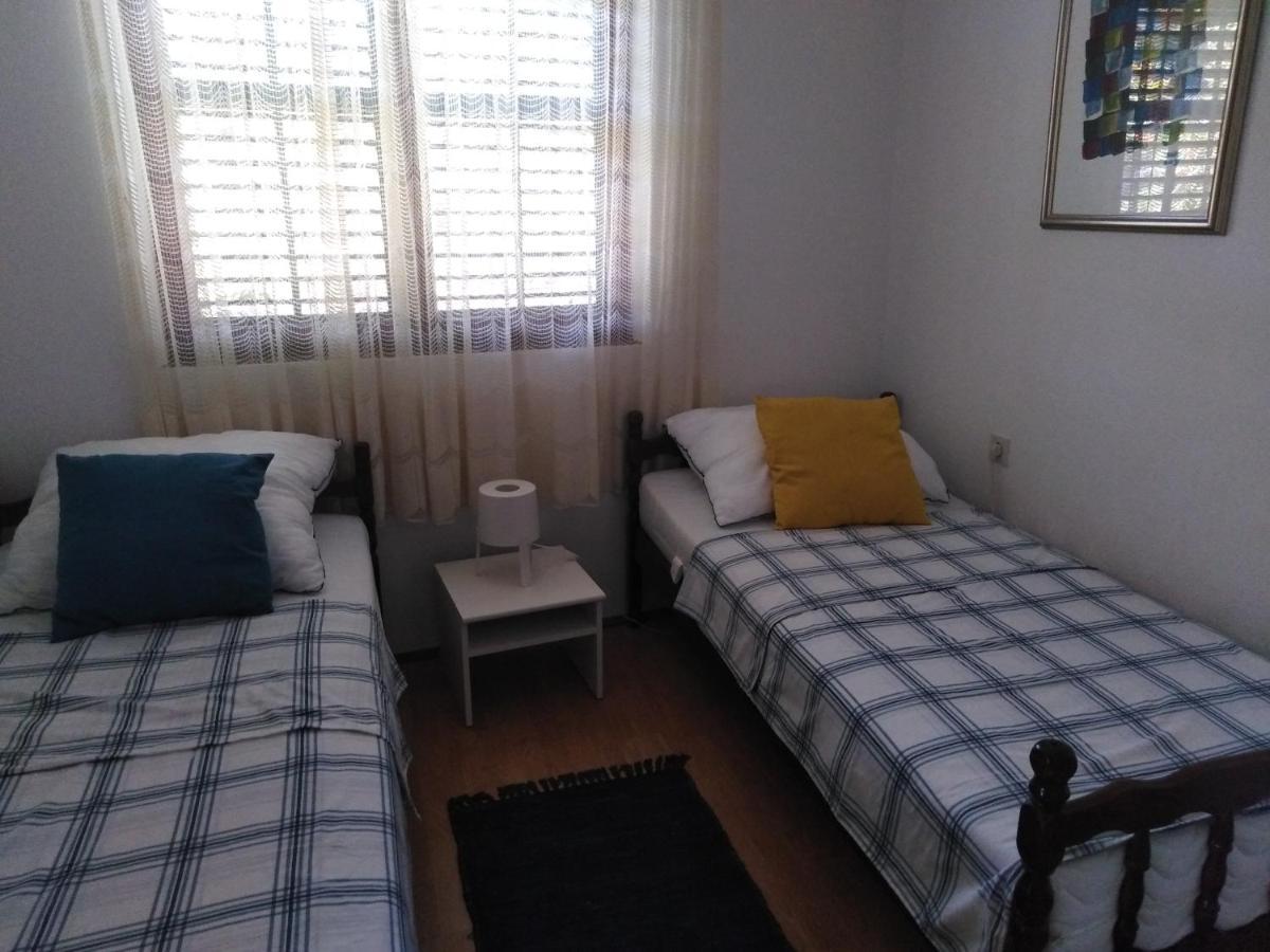 Apartments By The Sea Basina, Hvar - 542 Vrbanj Екстер'єр фото